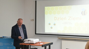 Przemawia Prezes Regionalnego Związku Pszczelarzy w Częstochowie Piotr Krawczyk 