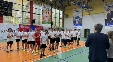 Uczestnicy Otwartego Turnieju Sportowego w piłce nożnej i siatkowej