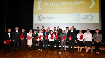 Uroczystość wręczenia złotych dyplomów absolwentom politechniki Częstochowskiej.