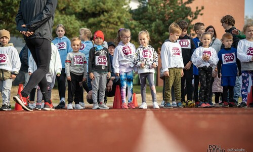 Dzieci przed startem -Marszobieg Terenowy 15.10.2022 r.