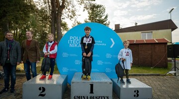 Dzieci na podium podczas Marszobiegu Terenowego 15.10.2022 r. 
