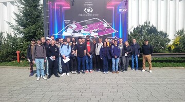 Studenci Politechniki Częstochowskiej na Poznań Motor Show 2025