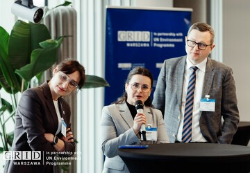 Prezentacja raportu z „badania czarnego worka” podczas konferencji UNEP/GRID-Warszawa