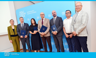 Uroczyste gratulacje dla nowych Profesorów podczas posiedzenia Senatu