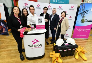 Targi Pracy na Politechnice Częstochowskiej – studenci i pracodawcy spotkali się w Hali „Politechnik