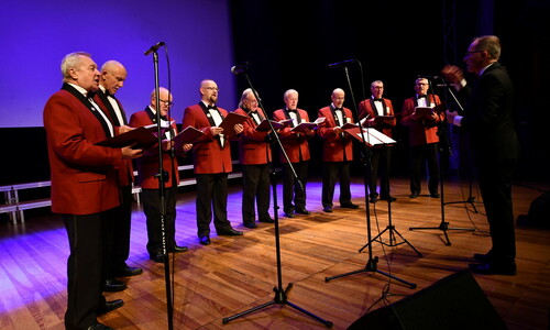 Występ Chóru Pochodnia. Uroczystość wręczenia złotych dyplomów absolwentom politechniki Częstochowskiej.